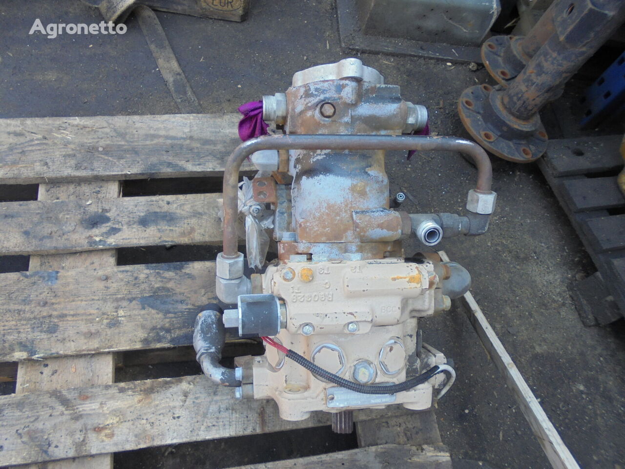 轮式拖拉机 的 液压泵 John Deere R0PV3330091