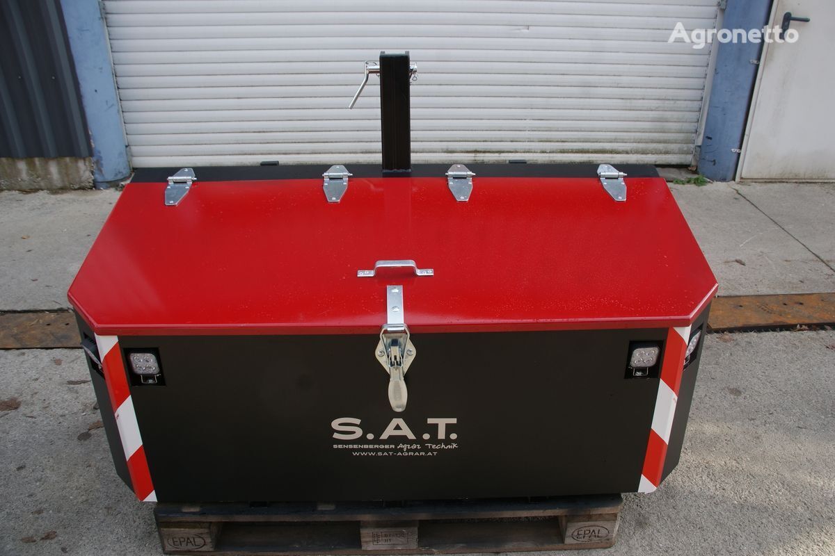 轮式拖拉机 的 工具箱 SAT-Transportkiste mit LED